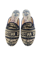 CHRISTIAN DIOR SLIP ON 37