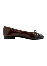 CHANEL BRONWN PATENT FLATS 37.5