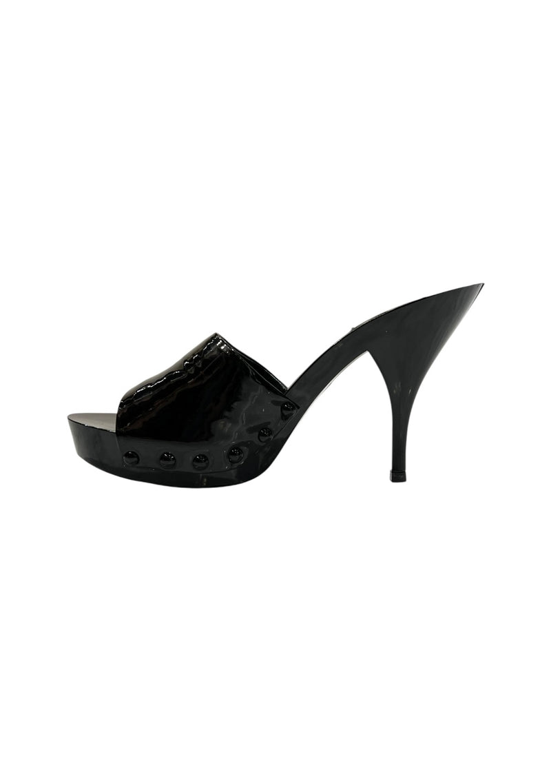 MIU MIU PATENT SANDALS 38