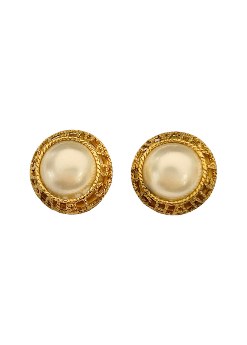 CHANEL PEARL VINTAGE EARRINGS