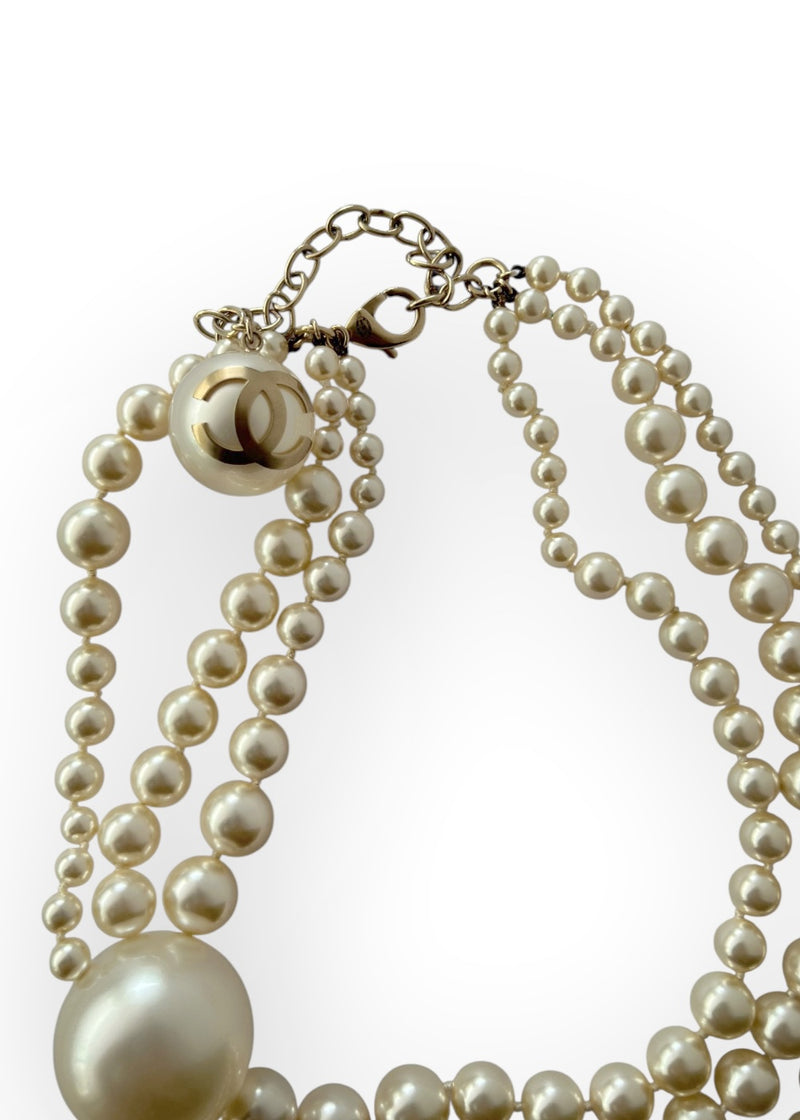 CHANEL PEARL CC NECKLACE