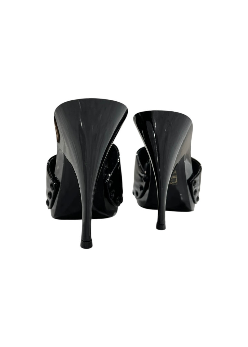 MIU MIU PATENT SANDALS 38