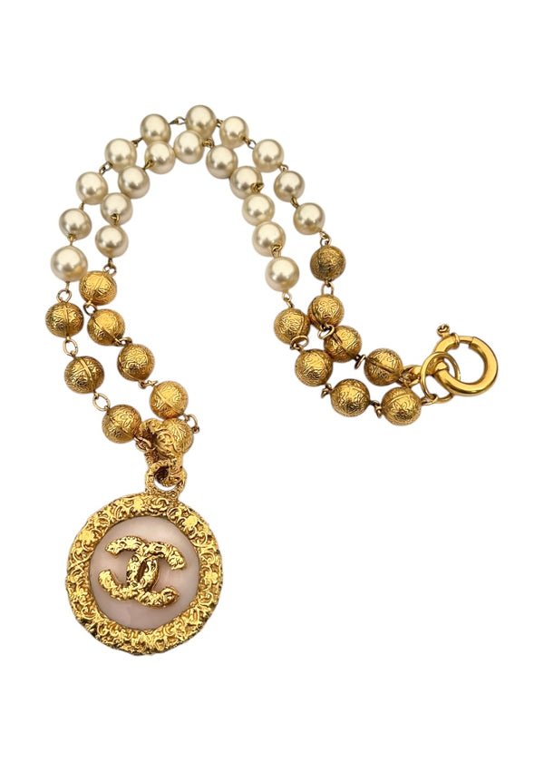 CHANEL PEARL VINTAGE NECKLACE