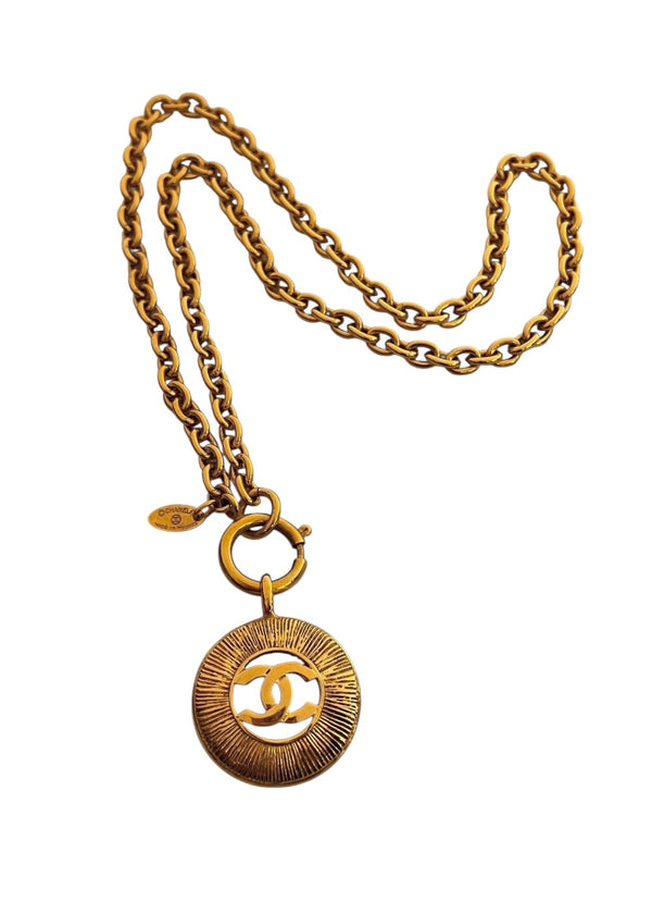 CHANEL VINTAGE CC MEDALLION NECKLACE