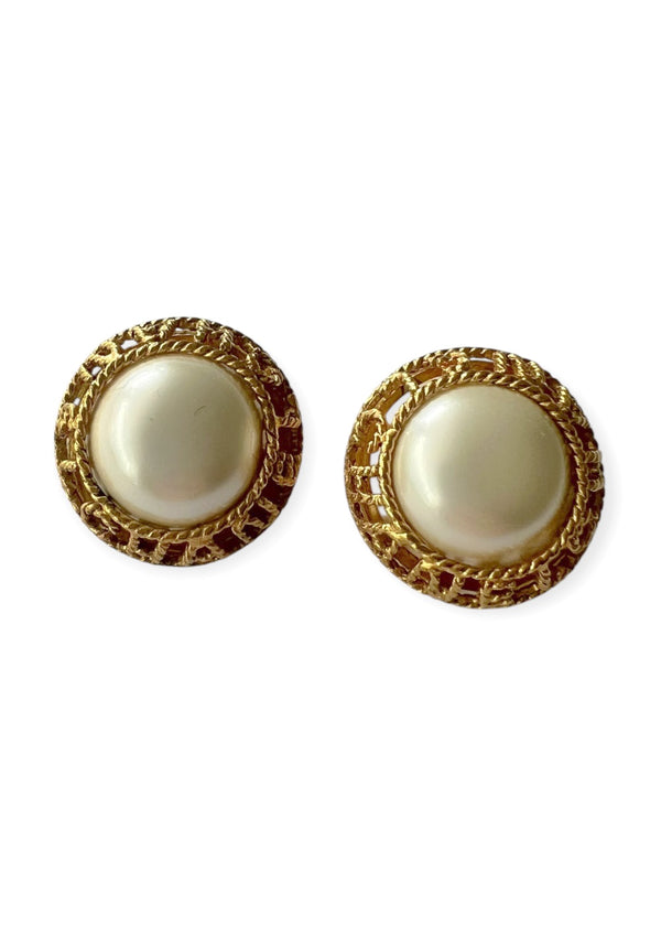 CHANEL PEARL VINTAGE EARRINGS