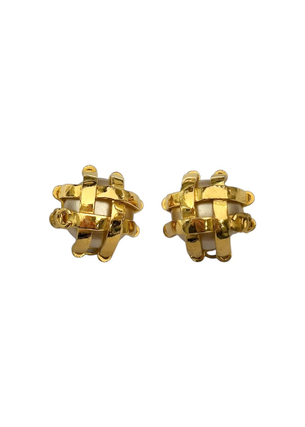 CHANEL PEARL VINTAGE EARRINGS