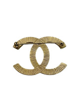 CHANEL CC PEARL BROOCH
