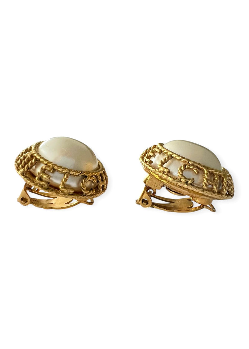 CHANEL PEARL VINTAGE EARRINGS