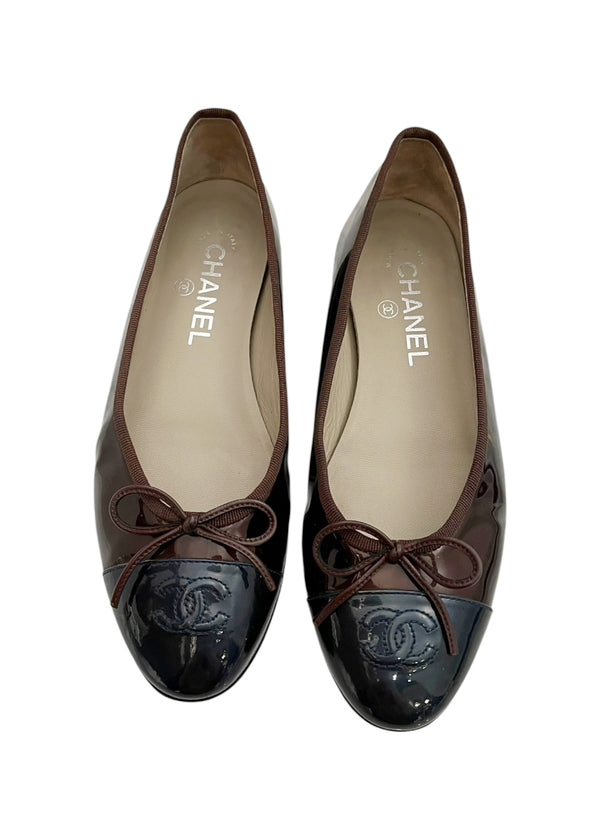 CHANEL BRONWN PATENT FLATS 37.5