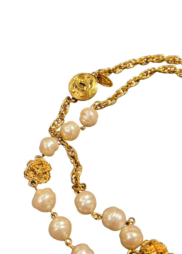 CHANEL PEARL VINTAGE NECKLACE
