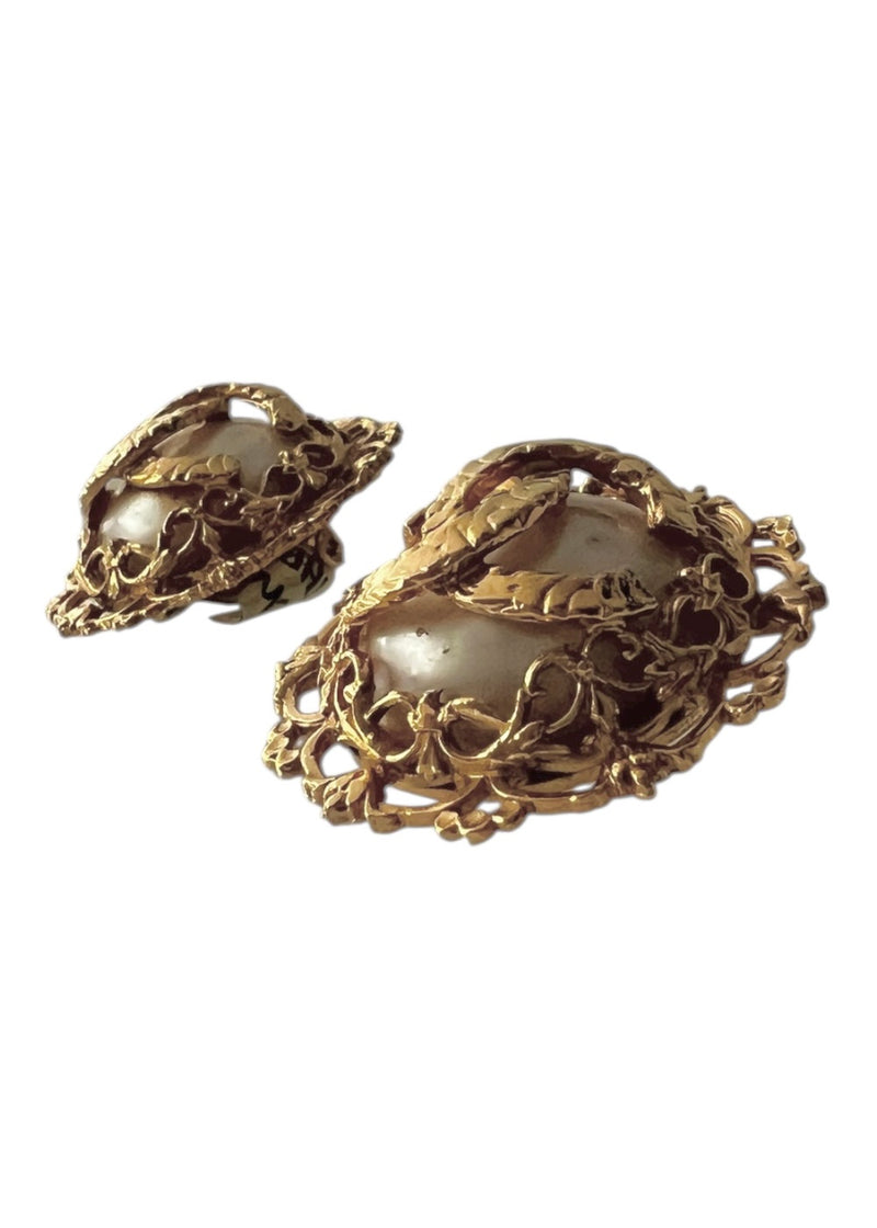 CHANEL PEARL VINTAGE EARRINGS